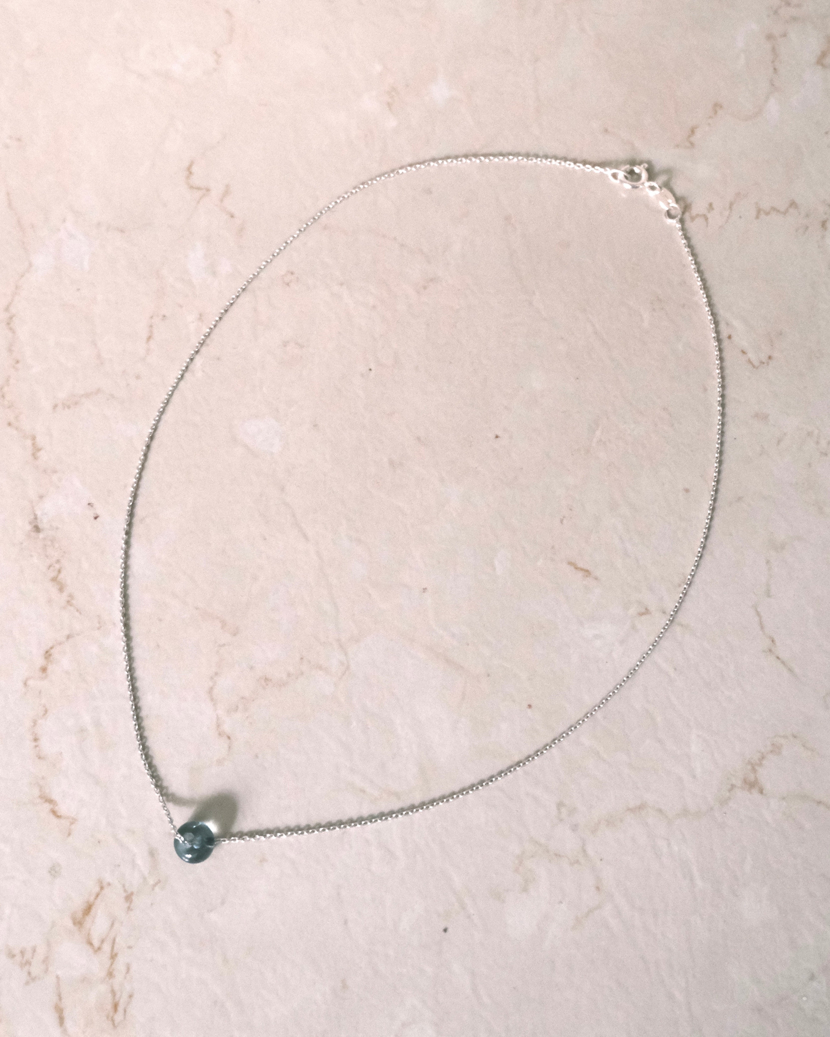 湖光 Glass Necklaces